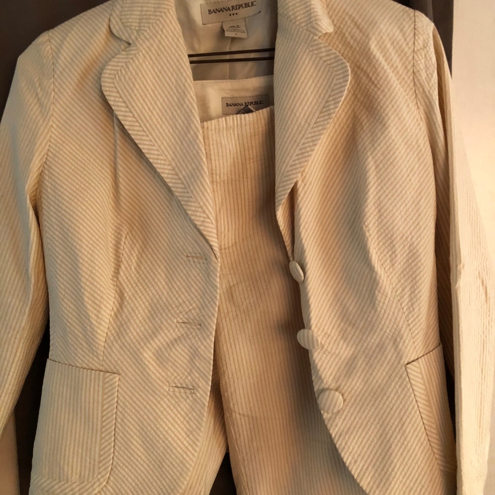 Seersucker suit Banana Republic tan/cream 2